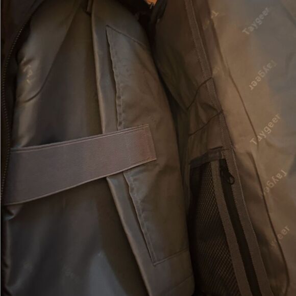 Taygeer Travel Carry On Laptop Backpack with USB Charging Port - Black - Picture 3 of 4